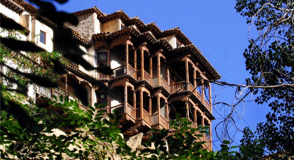 Cuenca del Ecuador y las casas colgantes del Barranco