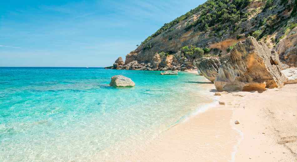 2 Cala Mariolu Cerdeña Italia