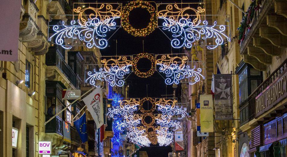 Adornos de navidad calle de Malta
