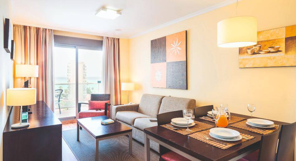 Apartamentos Benalmádena Príncipe salón comedor