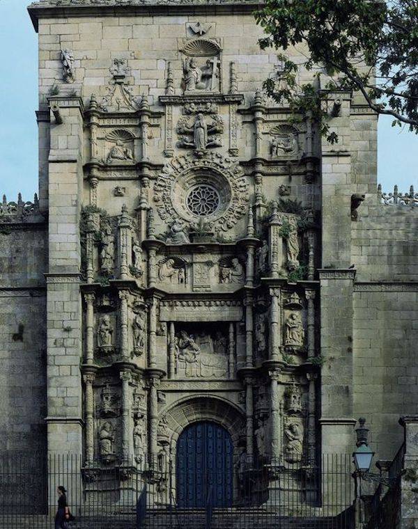Basílica_de_Santa_María_la_Mayor.jpg