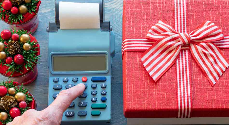 Calculando el presupuesto de compras navideñas