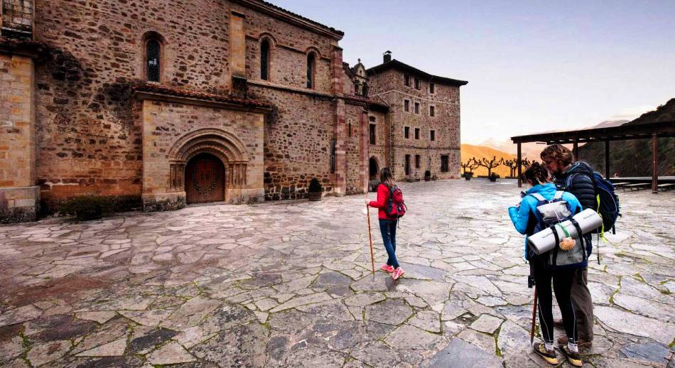 Cantabria impulsa el turismo -peregrinos Santo Toribio