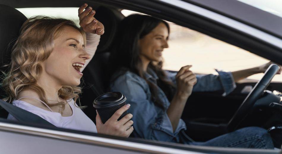 Cantar y charlar con el copiloto