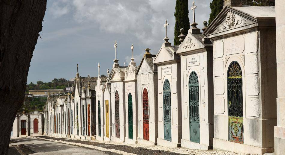 El cementerio de los placeres - "Cemitério dos Prazeres" de Lisboa.