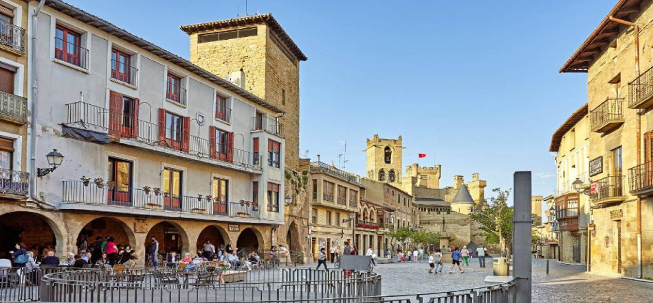 A la Conquista del castillo y Palacio Real de Olite