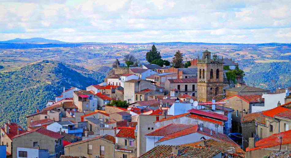 Fermoselle el pueblo de las mil bodegas subterráneas