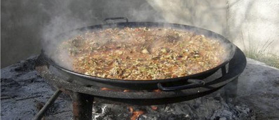 El Fonoll un pueblo naturista - paella vegetariana los domingos