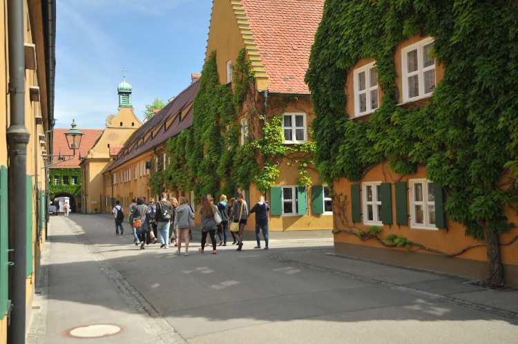 Fuggerei c Romantische Straße Touristik Arbeitsgemeinschaft GbR 1