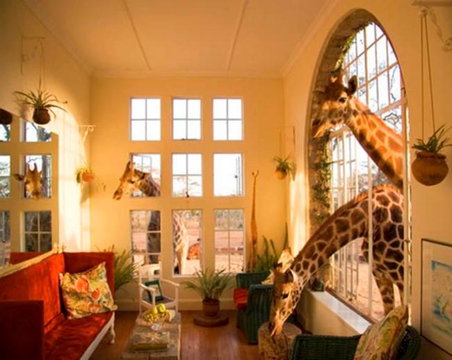 GIRAFFE MANOR