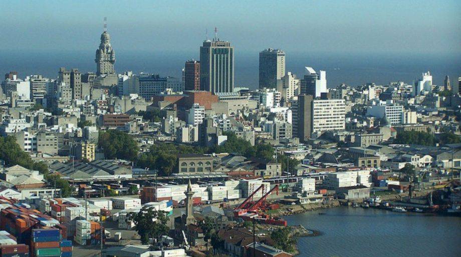 Montevideo desde el aire agosto 21