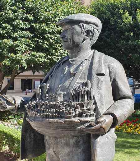 Monumento al CUCHILLERO Albacete 1