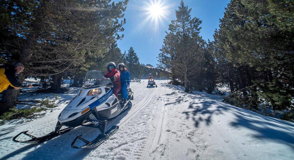 Moto de nieve para dos