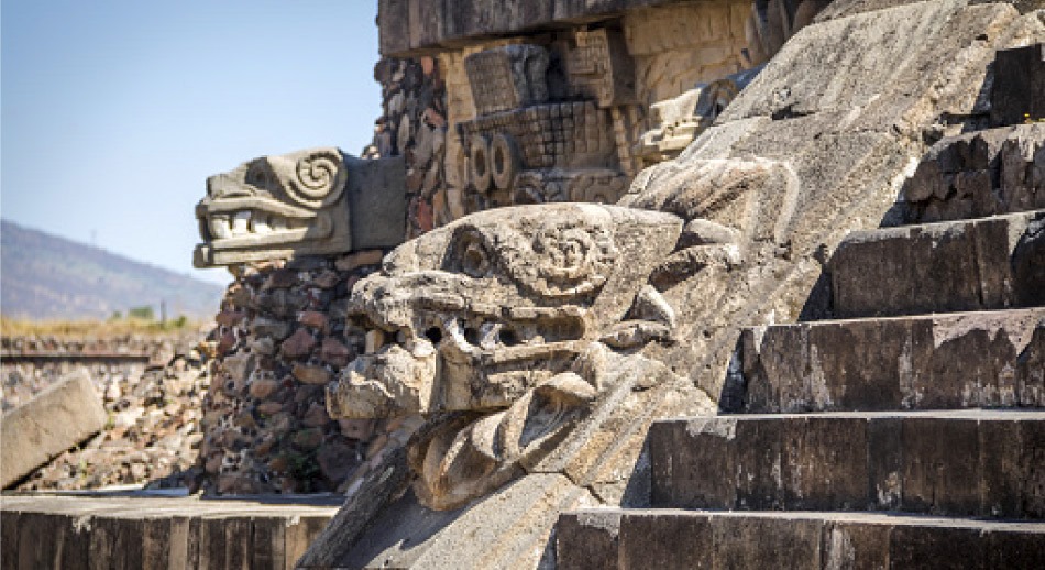 Pirámides Teotihuacan en México - cabeza