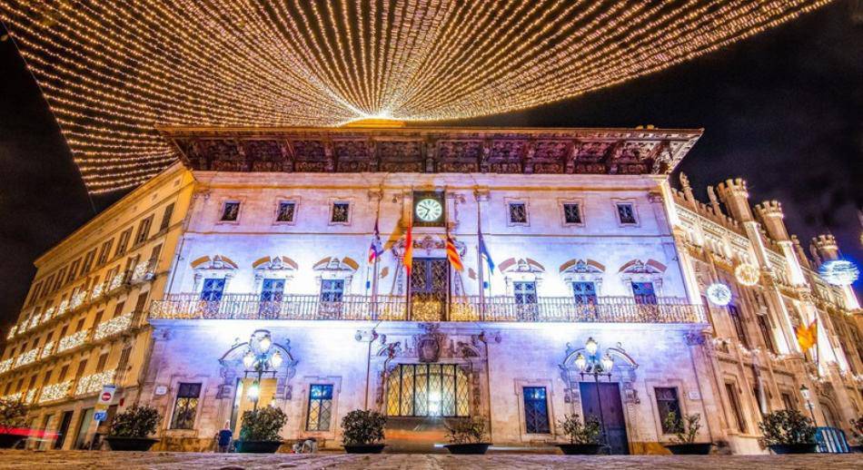 Plaça de Cort Palma de Mallorca Ayuntamiento en Navidad