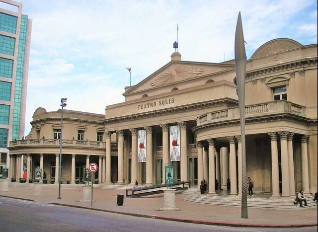 URUGYA HISTORICO TEATRO