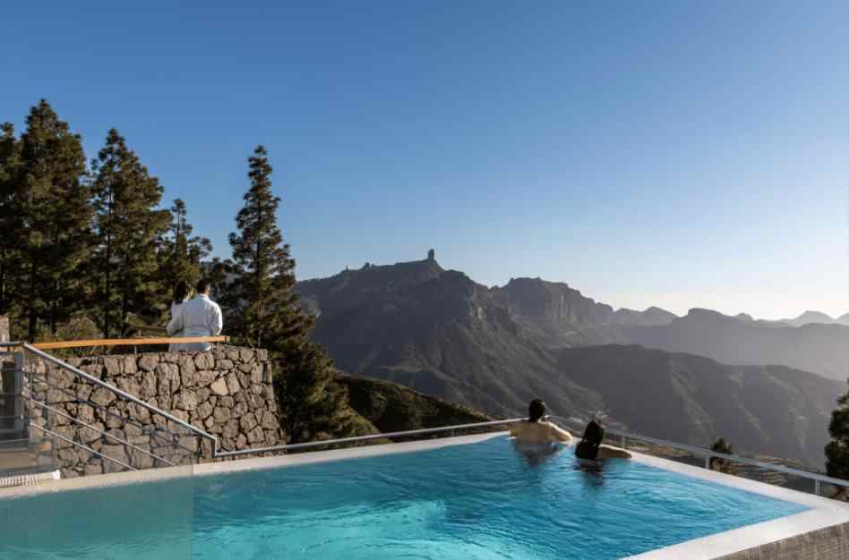 Views from the outdoor swimming pool of the Parador de Cruz de Tejeda