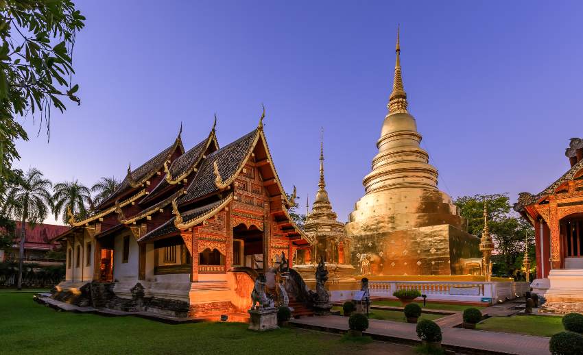 capilla pagoda dorada Chiang Mai Tailandia