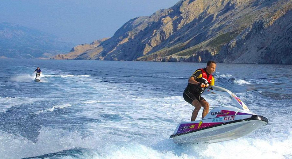 Disfrutar la costa croata en moto acuática