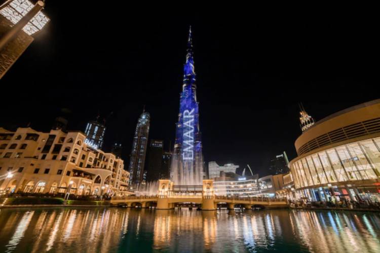 dubai-emirats-arabes-unis-12-novembre-2021-burj-khalifa-sa-fontaine-dans-nuit-est-plus-haut-gratte-ciel-du-monde-8298-m-dubai-emirats-arabes-unis_194143-3689_1.jpg