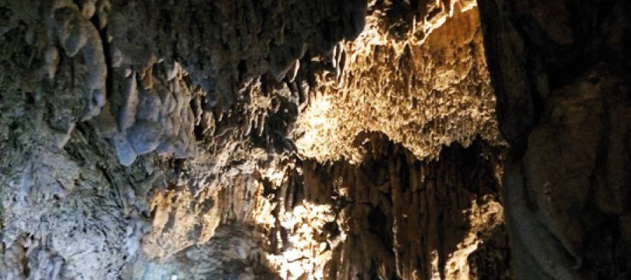 Estrategia turística Penedès- Grutas Les Deus