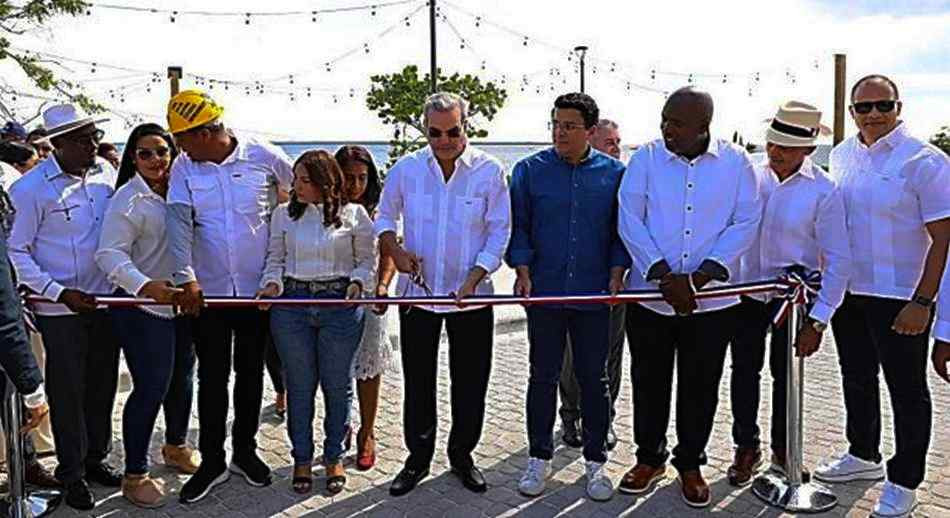 Luis Abinader, inaugura el nuevo Malecón La Caleta en la Romana,
