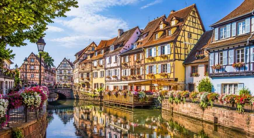 Colmar, entre canales floridos y magia alsaciana