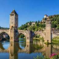 Cahors, entre patrimonio medieval y paisajes del valle del Lot
