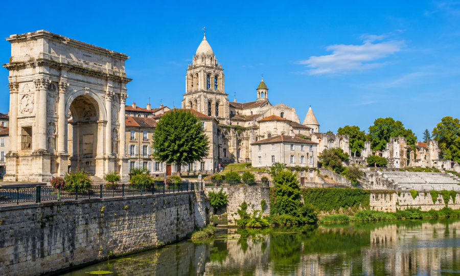 Saintes, entre vestigios romanos y encanto del oeste francés