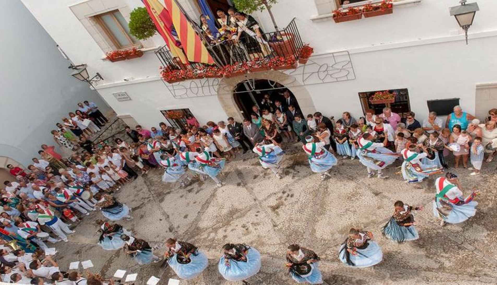Fiestas de la Ermitana en Peñíscola, cuando los bailes ancestrales evocan el recuerdo del Papa Luna