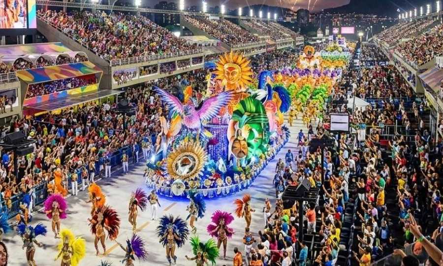 Turismo en el Carnaval de Río: la experiencia más vibrante de Brasil