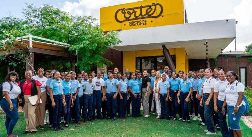 Fundación Cortés exporta su programa educativo Educa Cortés: El Arte del Bienestar y la Salud Mental a República Dominicana