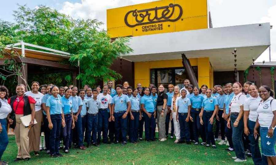 Fundación Cortés exporta su programa educativo Educa Cortés: El Arte del Bienestar y la Salud Mental a República Dominicana