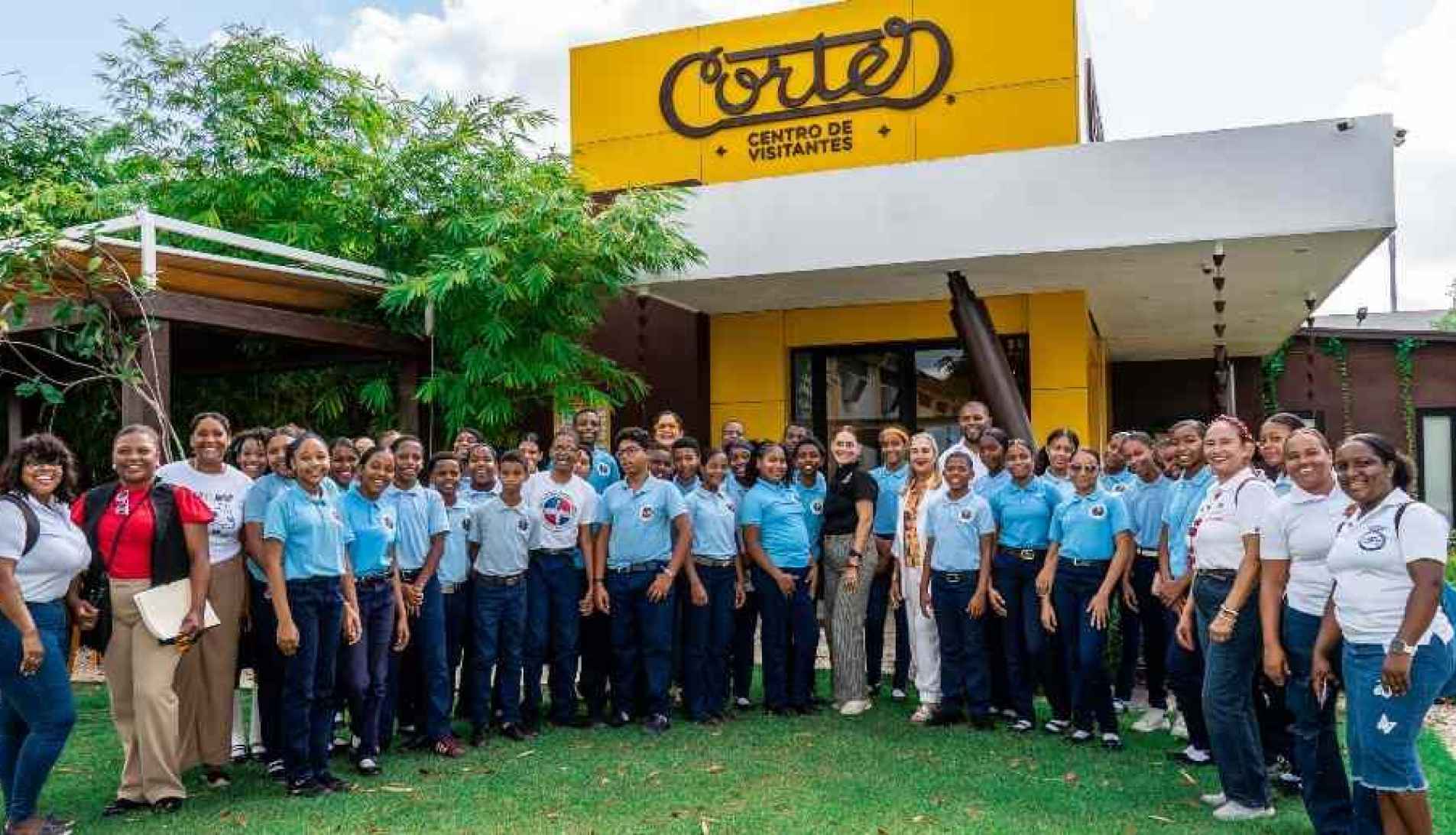 Fundación Cortés exporta su programa educativo Educa Cortés: El Arte del Bienestar y la Salud Mental a República Dominicana