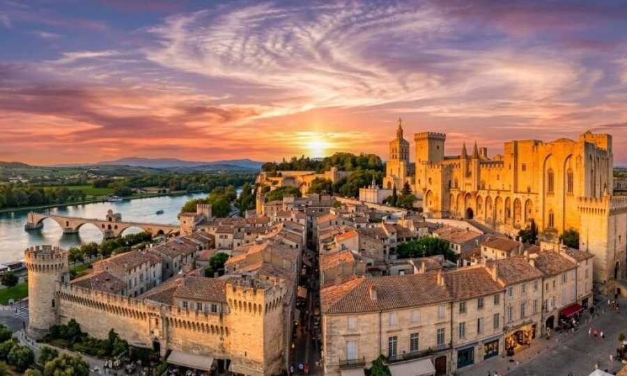  Avignon, un destino imprescindible en el corazón de la Provenza