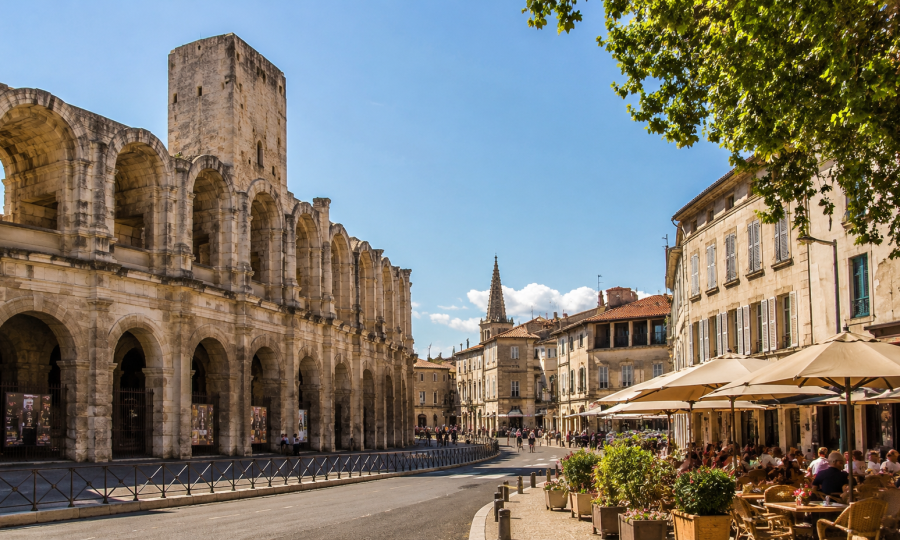 Arles, entre historia romana, arte y tradición provenza