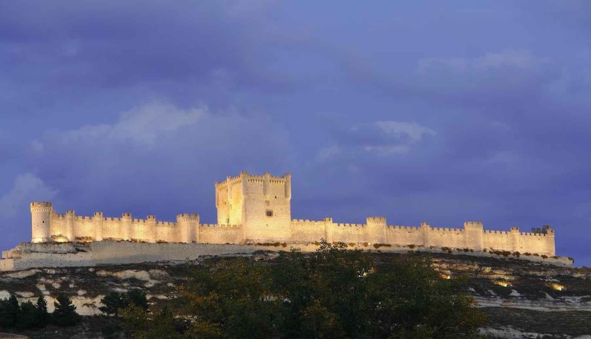 Peñafiel: Donde la historia se brinda y el cordero es ley