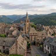 Salers es uno de los pueblos más bellos y auténticos de Francia