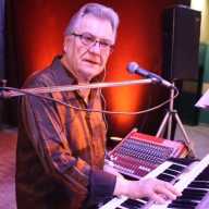 Joan Carbonell, el trovador incansable: 77 años, mil canciones y  un artista de éxito