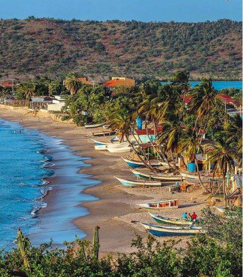 una de las playas tranquilas VENEZUELA TURISTICA copy