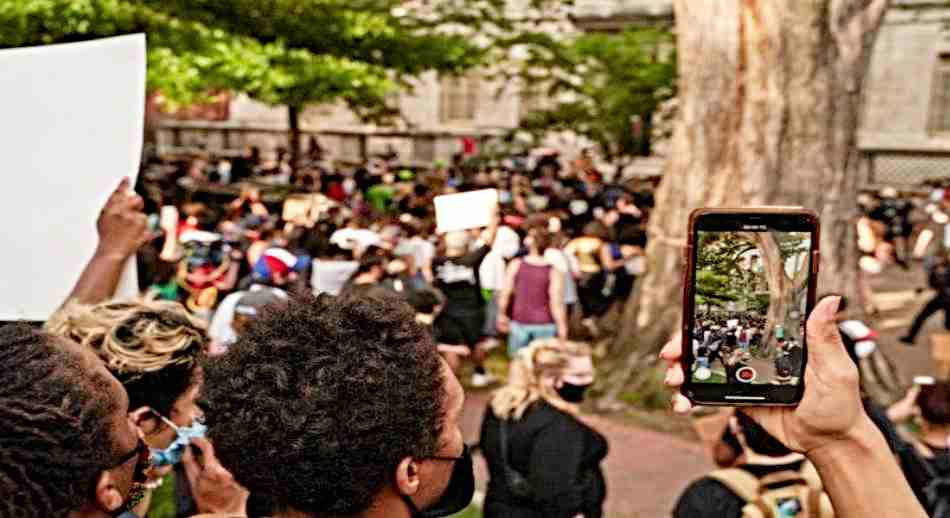 La UNESCO presenta su plan de acción para regular las redes sociales